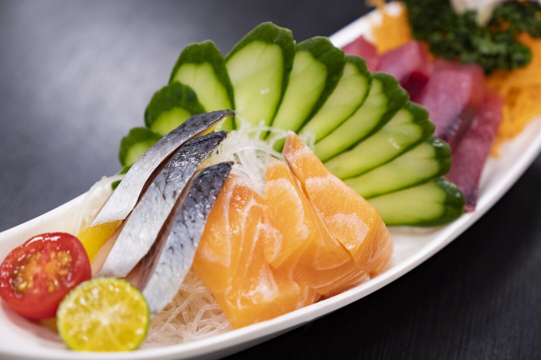 Le poisson et les légumes font partie intégrante d'un régime céto à faible teneur en glucides