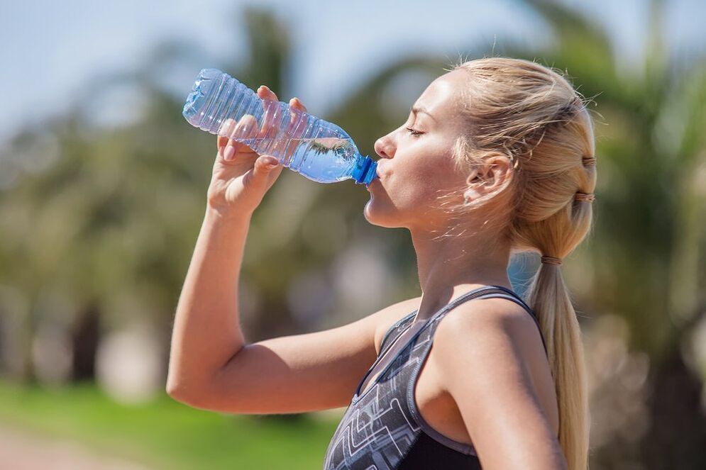Boire suffisamment d'eau pour lutter contre l'obésité